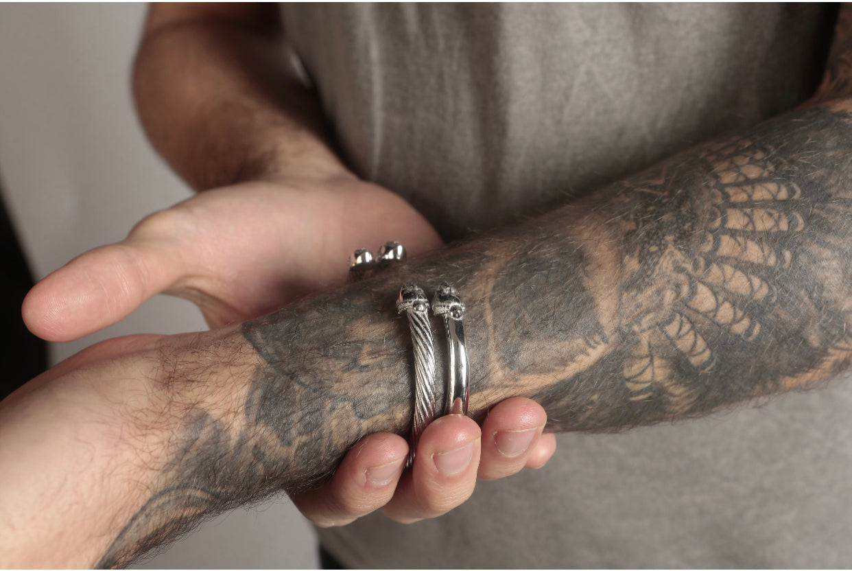 Unisex ORI Cuff Twisted Bangle (SILVER)