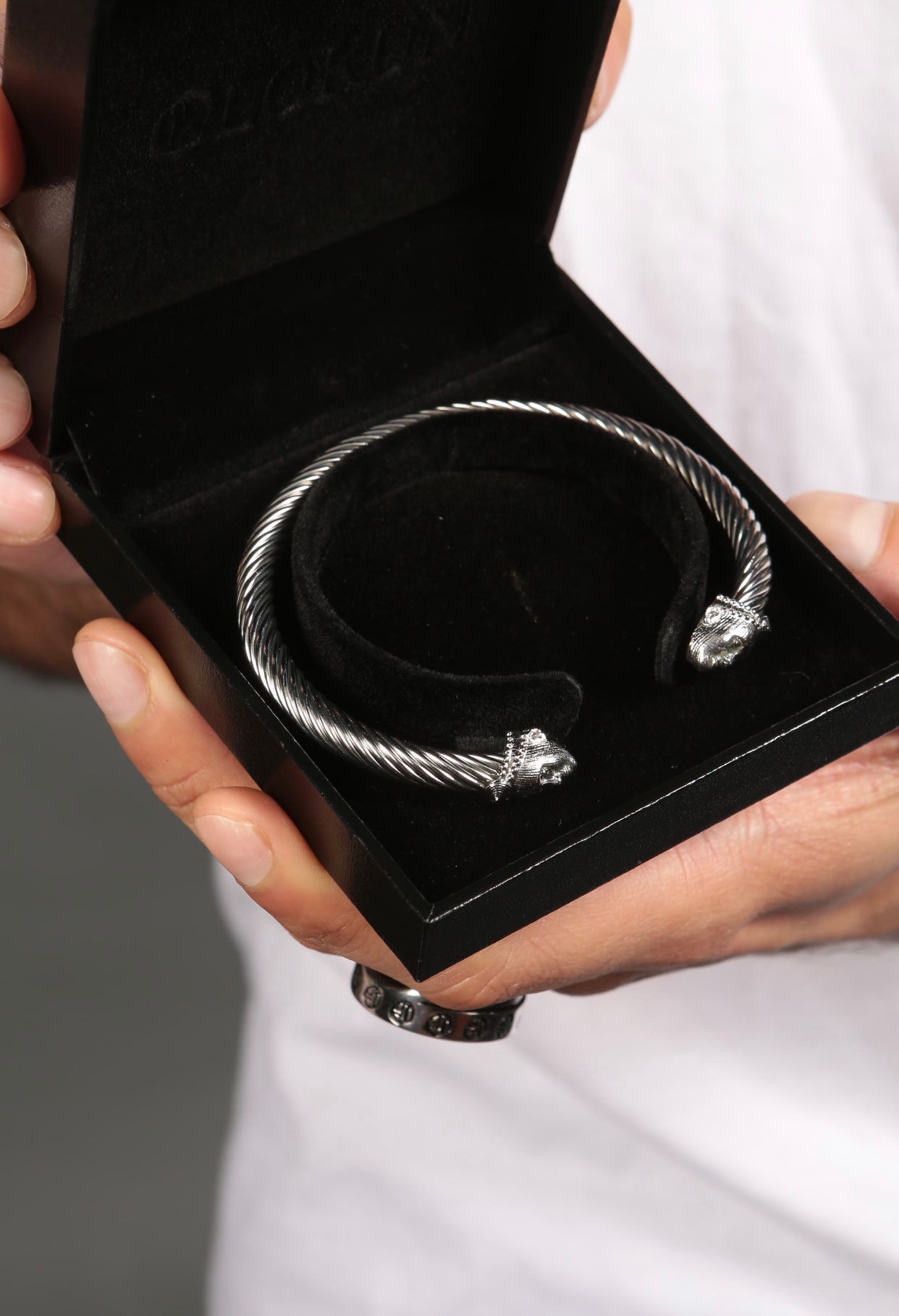 Unisex ORI Cuff Twisted Bangle (SILVER)