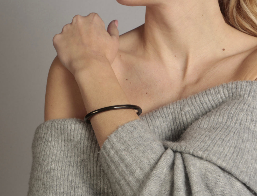 Unisex ORI Cuff Bangle (BLACK)